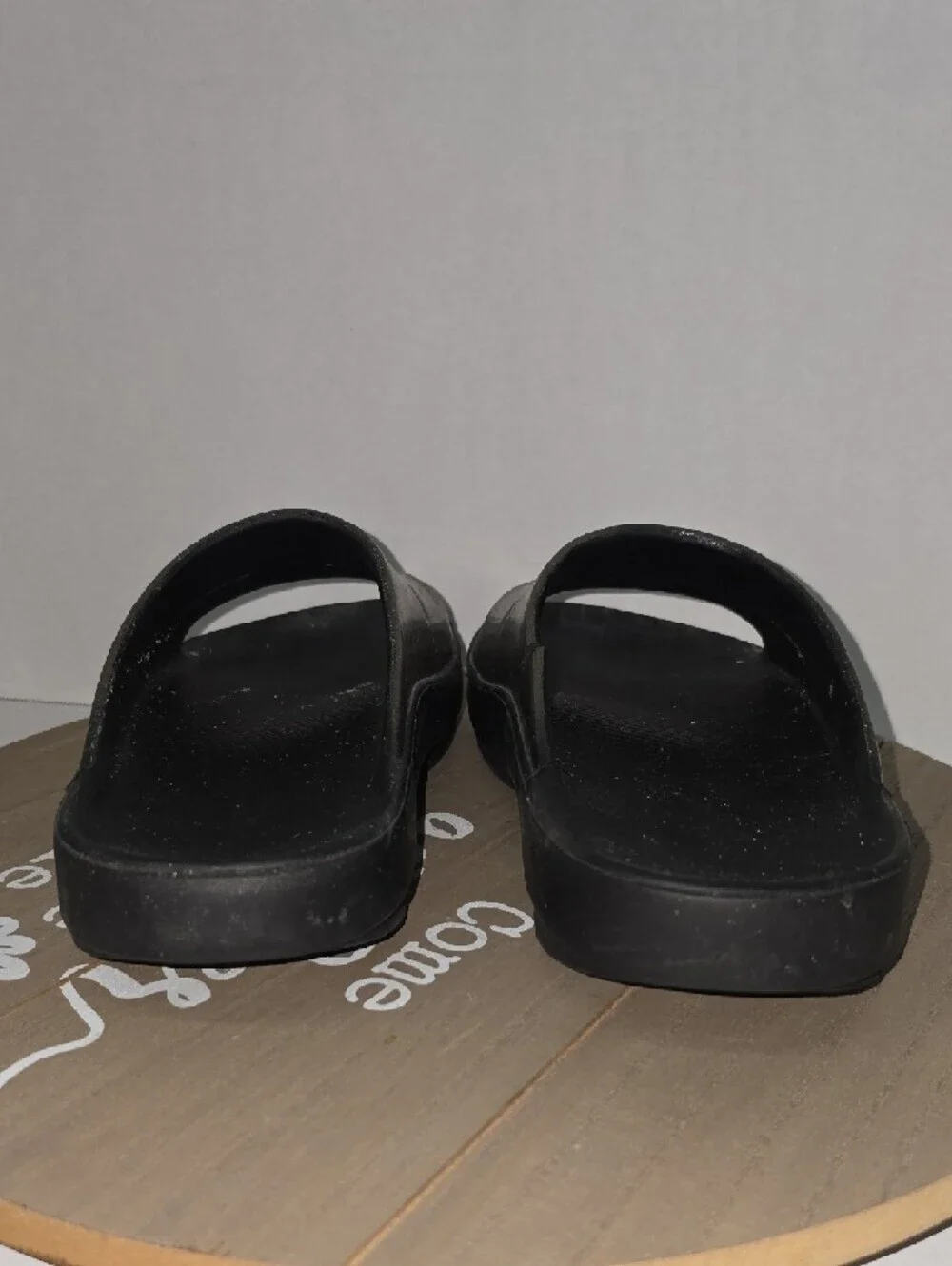 OOFOS comfortable slip